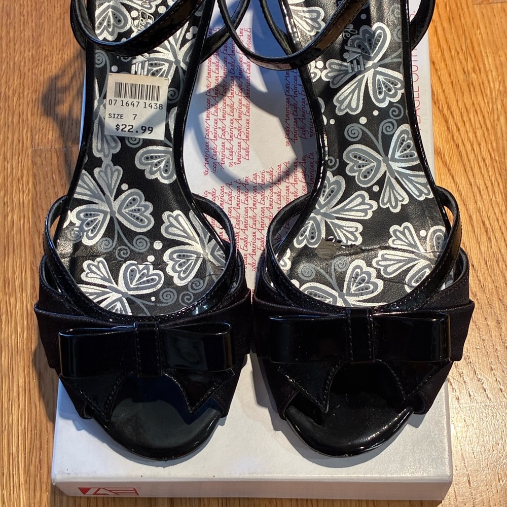 American Eagle By Payless Black Heels - Picture 2 of 10
